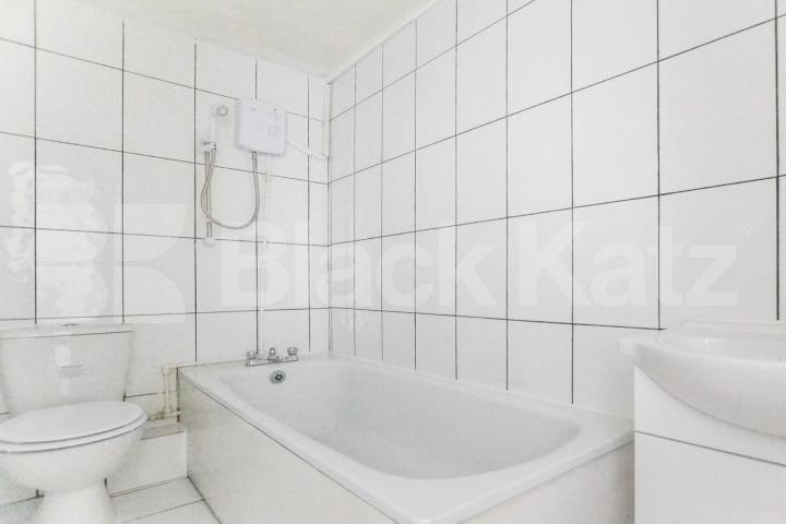 Superbly located, bright and airy ground floor private development   Armoury road , Lewisham 